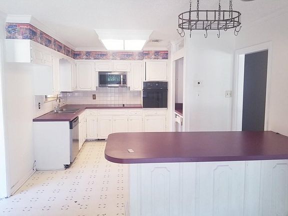 5th image of 832 Highpoint Dr