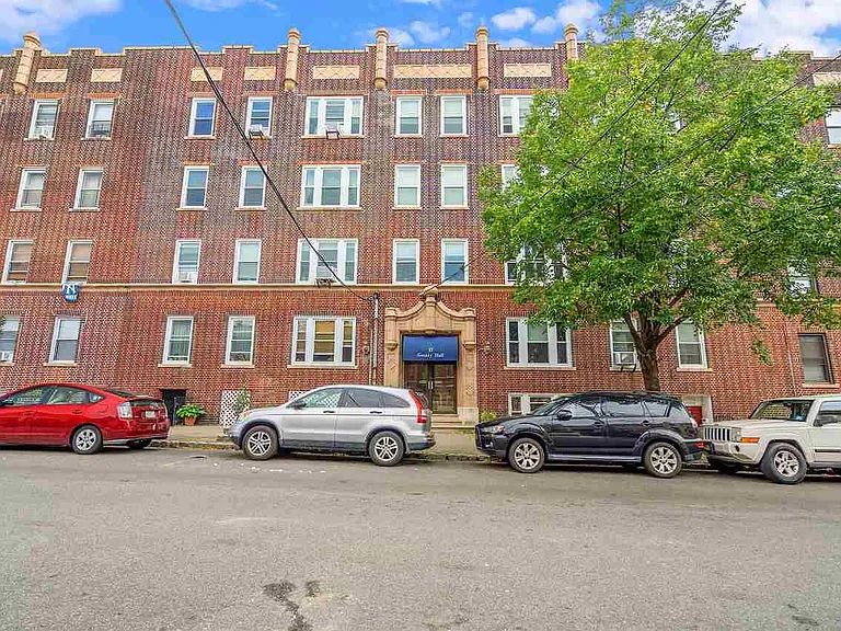 17 51st St #24 — Photo 9