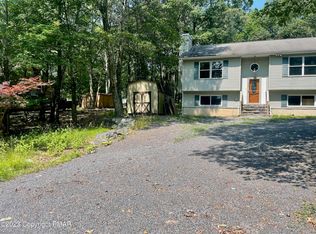 197 Murphy Cir, Bushkill, PA 18324