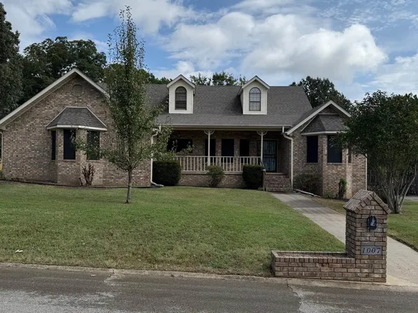 1007 S 11th St, Paragould, AR 72450