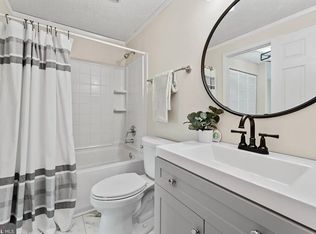 12142 Purple Sage Ct, Reston, VA 20194