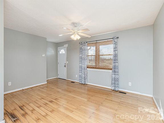 4th image of 5057 Howard Gap Rd