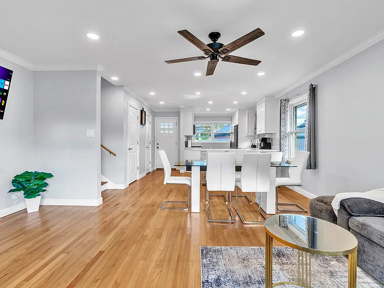953 S Kirk Ave — Photo 3