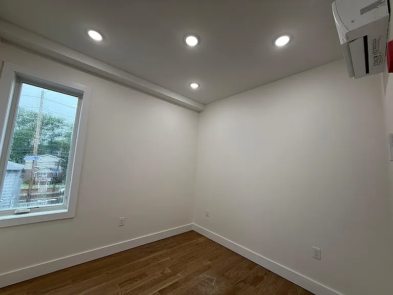 40 Lembeck Ave #33E — Photo 7
