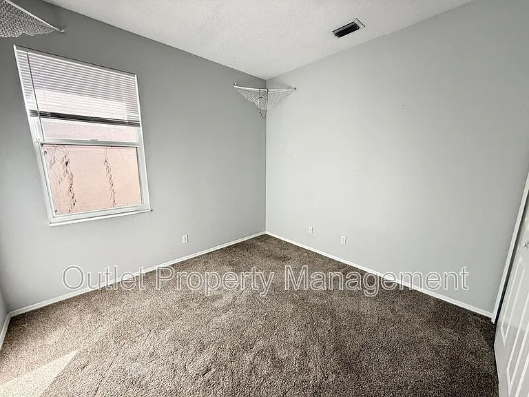 112 Peregrine Ct — Photo 11