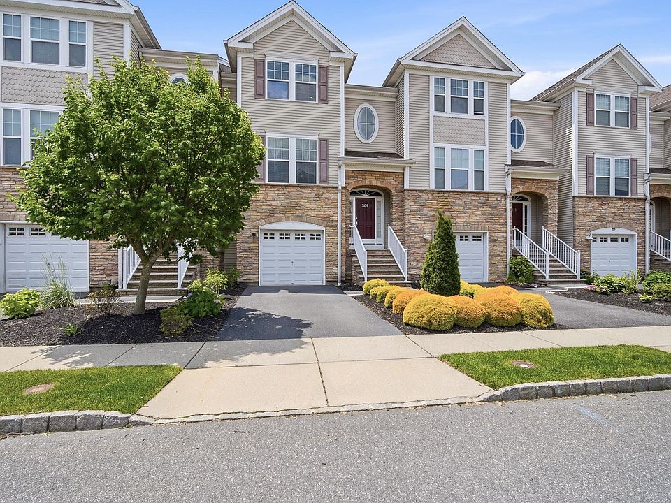 1st image of 309 Sanderling Ln #309