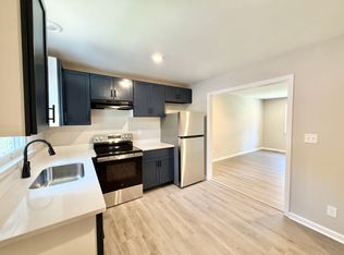 Newly Remodeled 2BD, 1BA Chapel Hill Apartment Conveniently Located Near UNC Campus, Shopping, an..., Chapel Hill, NC 27516