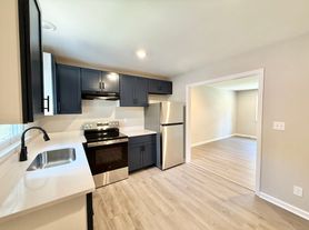 Newly Remodeled 2BD, 1BA Chapel Hill Apartment Conveniently Located Near UNC Campus, Shopping, an...