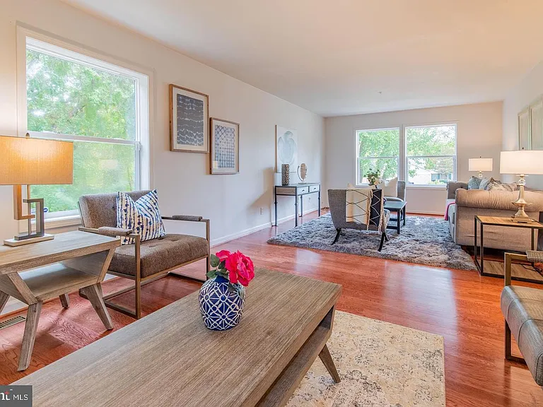 2024 Evansdale Dr — Photo 8