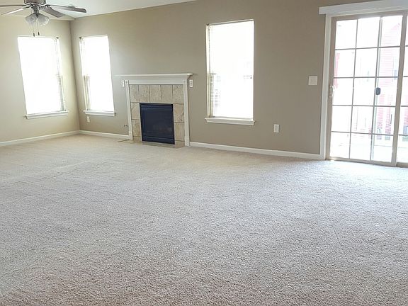 living room/ dinning room