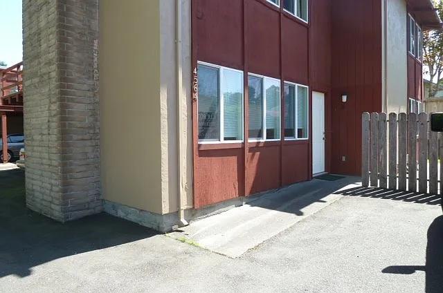 4564 Valley West Blvd — Photo 2