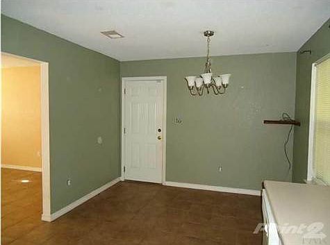 5th image of 1395 Woodfield Dr