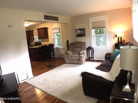 5th image of 430 Oakhurst Ave NW