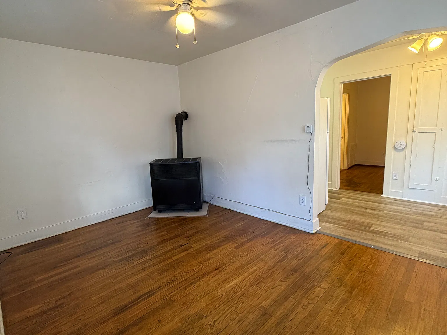 1 bed, 400 sqft, $990 — Photo 2