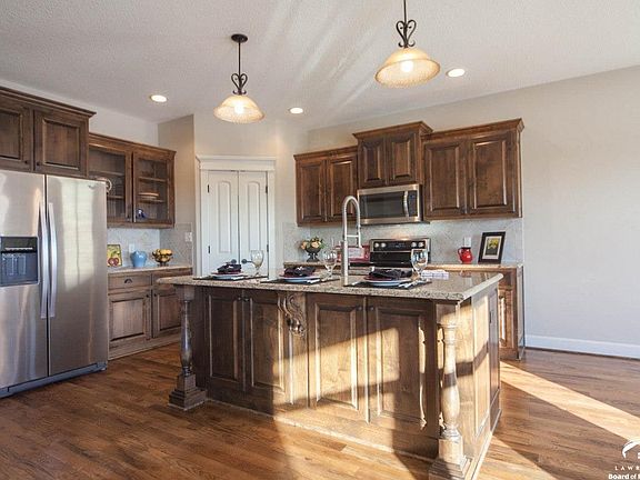 6323 Steeple Chase Dr. Lawrence, KS listing photo #2