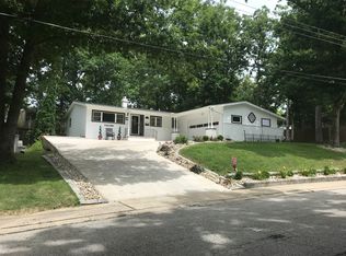 106 Bay Shore Dr, Decatur, IL 62521