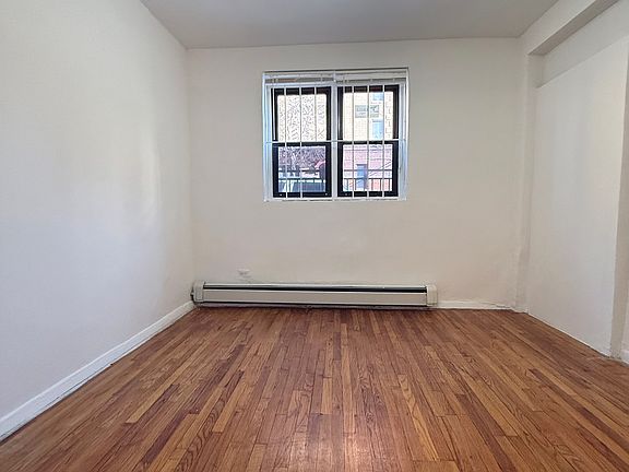 5th image of 41-42 Elbertson St #101