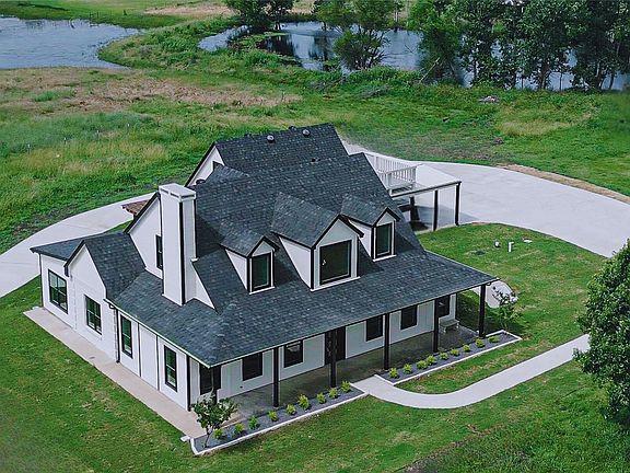 2nd image of 669 Massey Rd