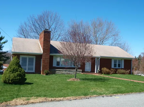 366 Grandon Rd, Staunton, VA 24401