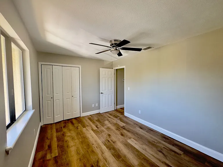138 Bonnie Ln — Photo 16
