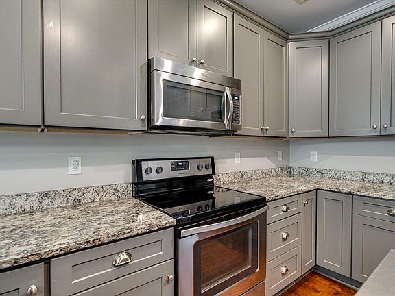 5th image of 1755 Stonebriar Dr NE