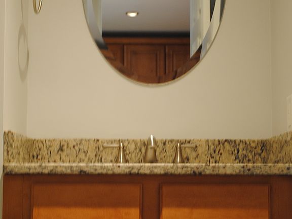 1/2 Bath