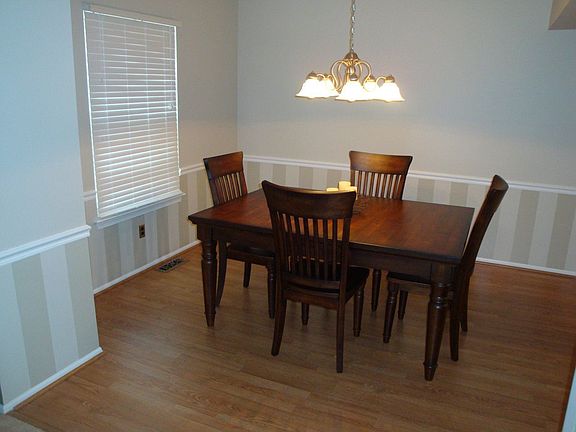 4th image of 1401 Henry Dr