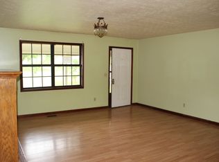 2379 Howard Springs Rd, Crossville, TN 38571