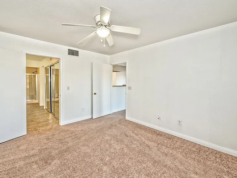 8070 W Russell Rd #2030 — Photo 2