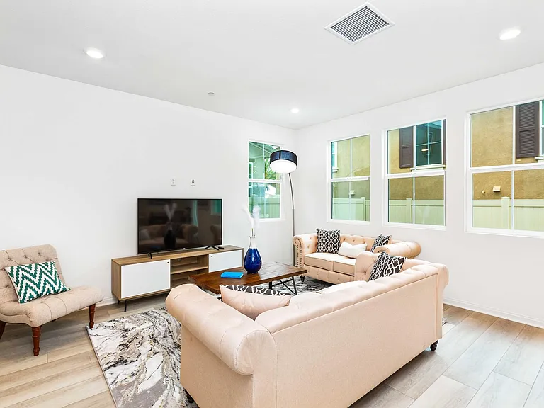 1644 Coral Bells Pl — Photo 7