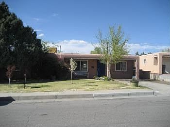 1st image of 2711 Vista Larga Ave NE