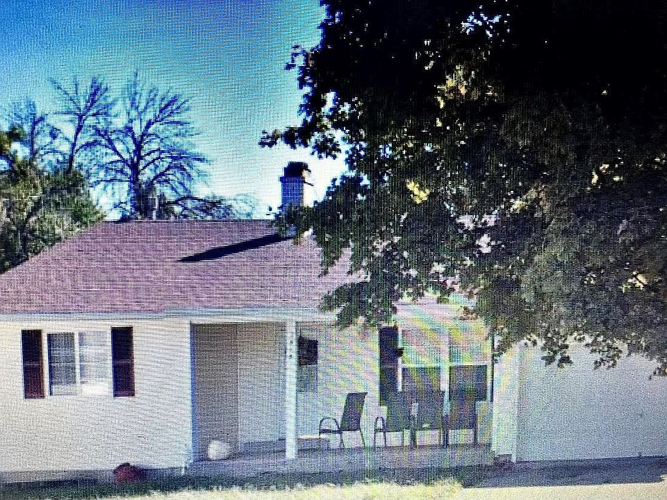 2nd image of 2918 Pacific Park Dr