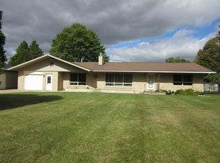 7680 Riverview Dr, Manistique, MI 49854