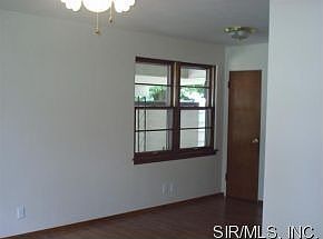 2nd image of 2537 Lynch Ave