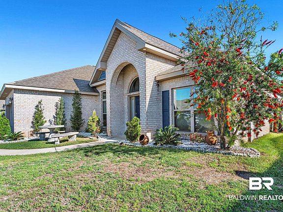 5th image of 335 Thornhill Cir