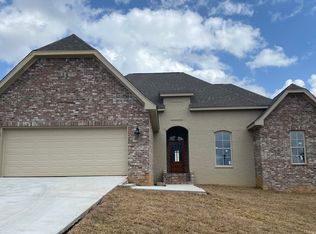 8 Oak St, Hattiesburg, MS 39402