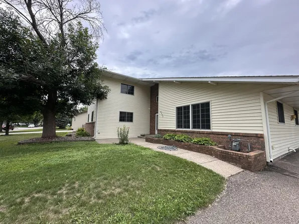 9200 Harkness Ave S, Cottage Grove, MN 55016