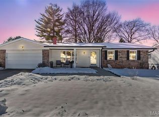 2901 Headland Dr, Saint Charles, MO 63301