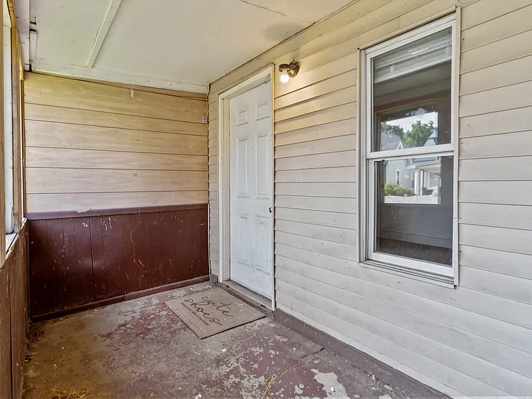 1152 Eugene St #1150 — Photo 17