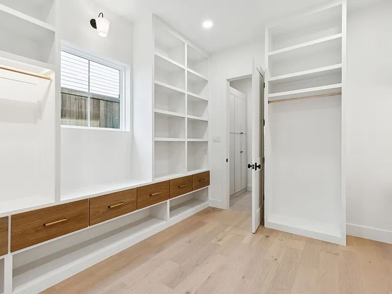 2026 Euclid Ave — Photo 27