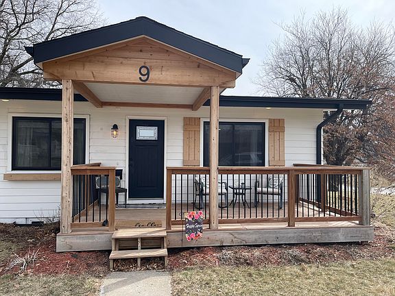 5th image of 9 Fair Ridge Cir