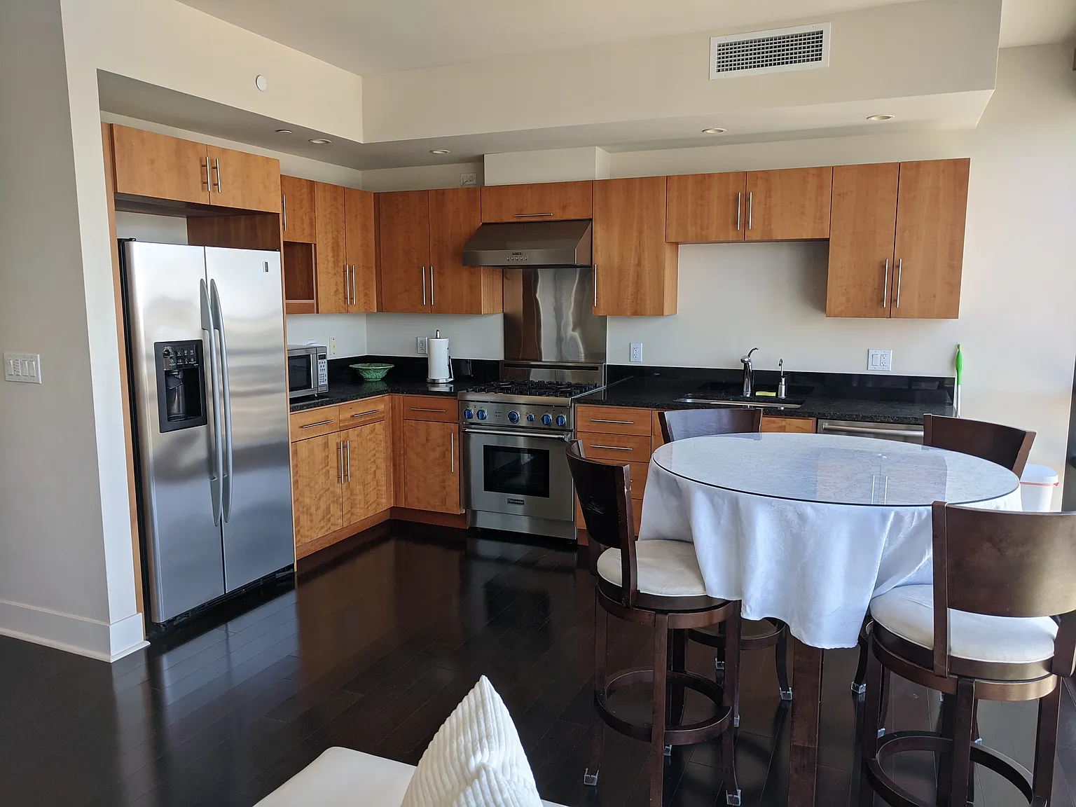2 bed, 1237 sqft, $4,800 — Photo 4