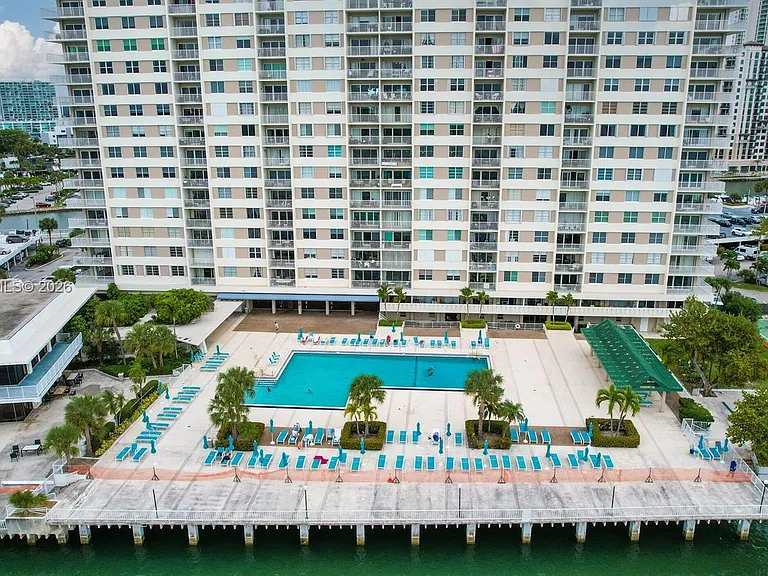 300 Bayview Dr #1711 — Photo 40