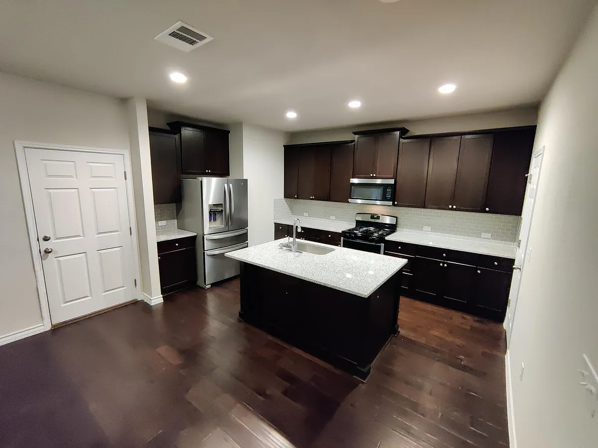 Building Photo - 5410 Golden Canary Ln