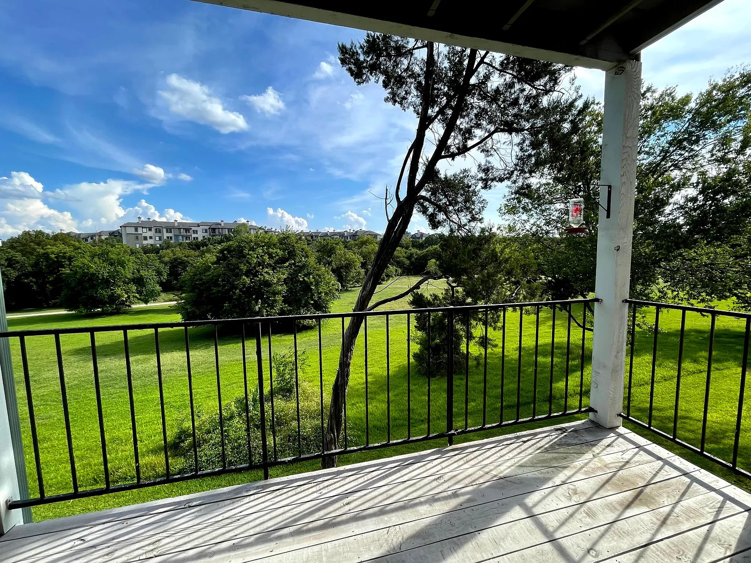 2 bed, 1004 sqft, $1,700 — Photo 2