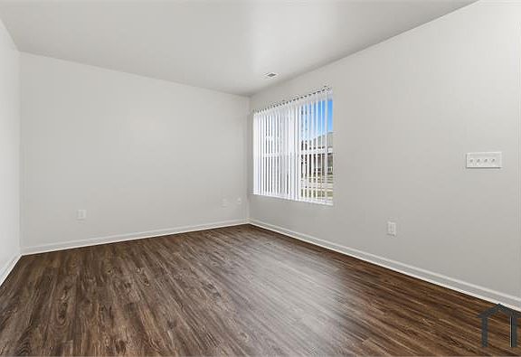 4th image of 5825 Emerald Springs Cir