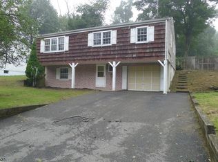 29 Pine Cone Ln, Sparta, NJ 07871