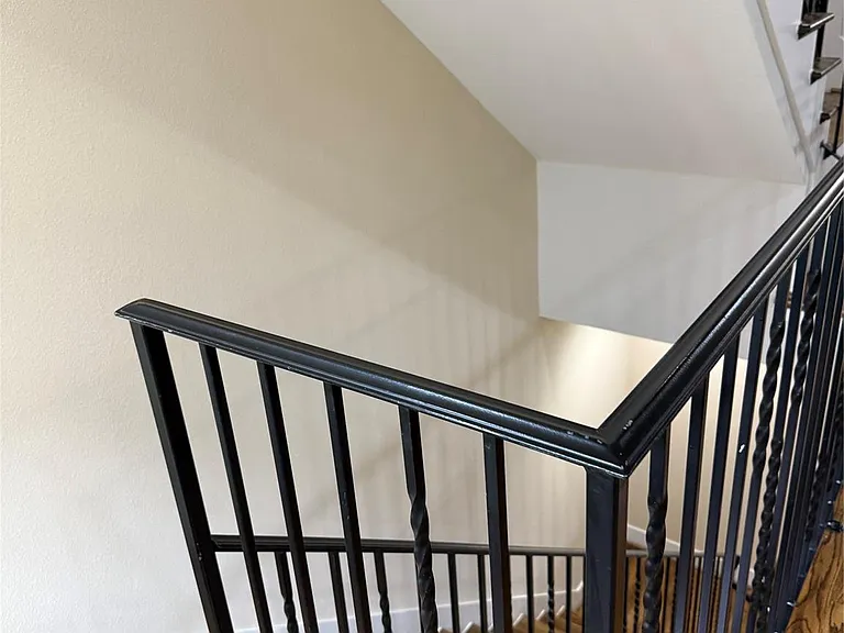1007 Roberts St — Photo 10