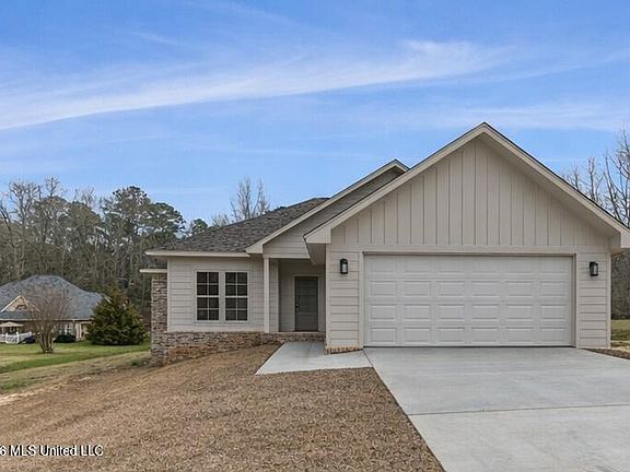 2nd image of 15 Briar Creek Cir
