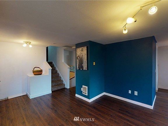 5th image of 6430 176th Pl NW